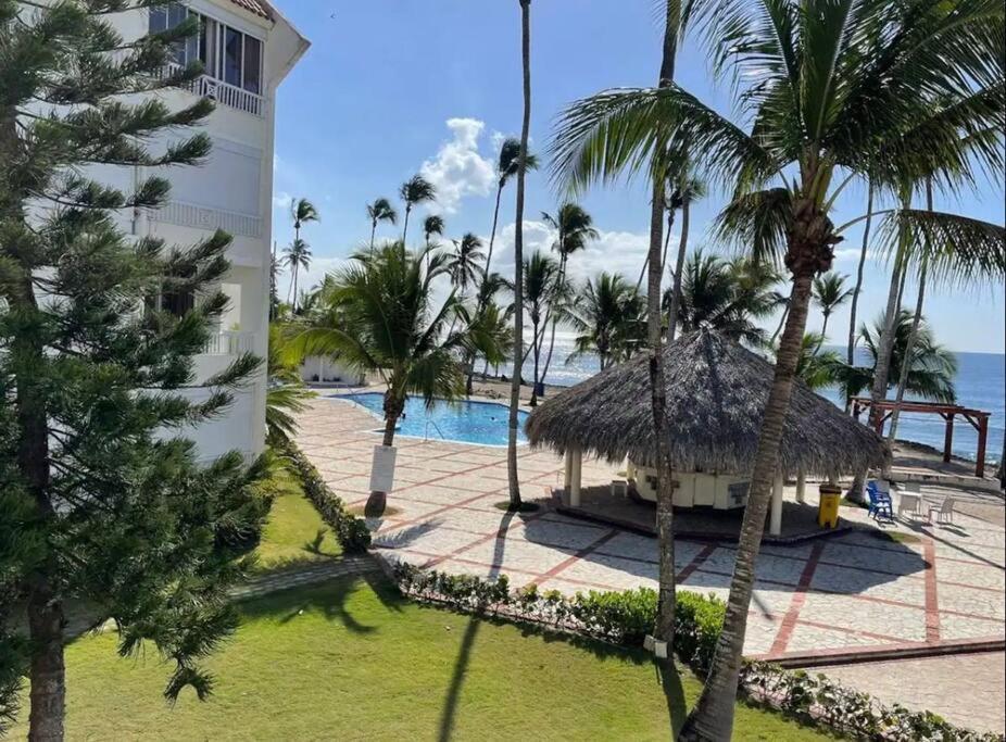 With Pool And Ocean View In Juan Dolio *