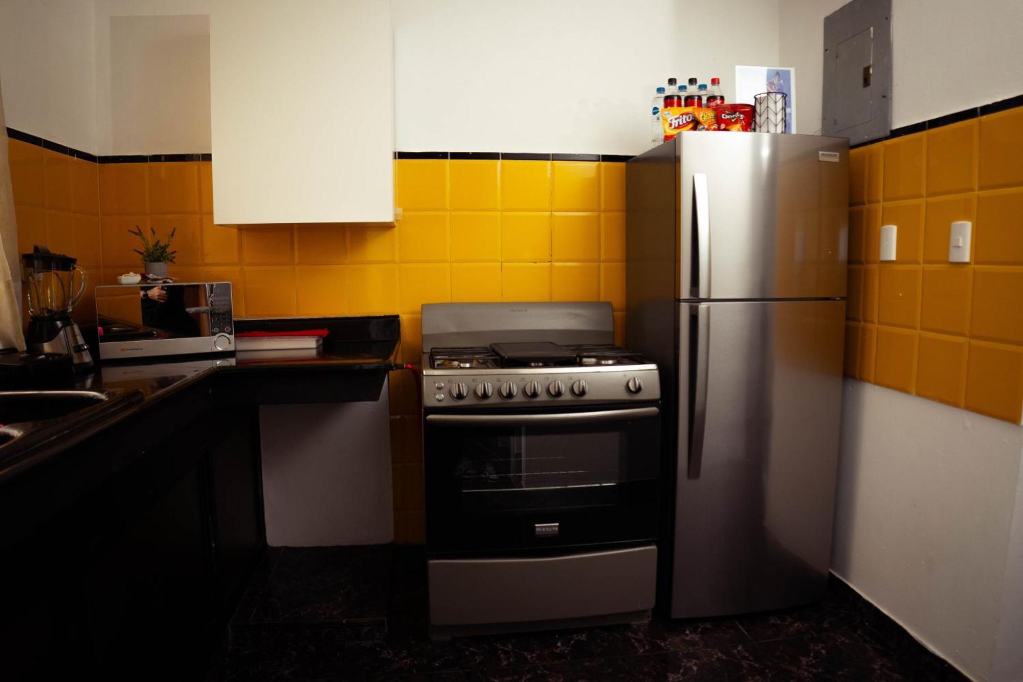 H1 & H2 - Breakfast & Service - Airport Close *