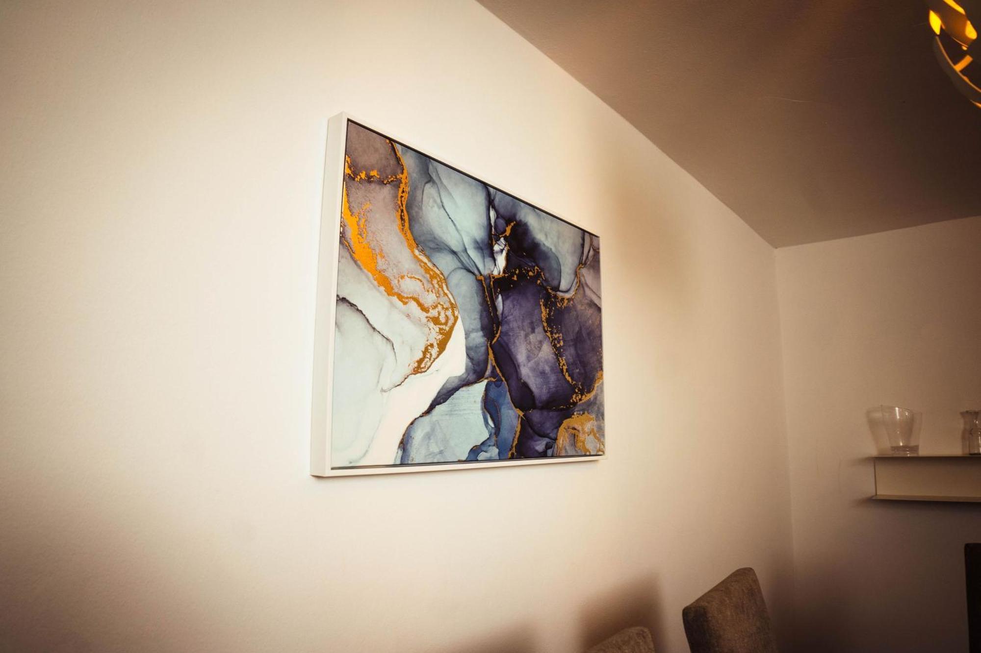H1 & H2 - Breakfast & Service - Airport Close Apartment *