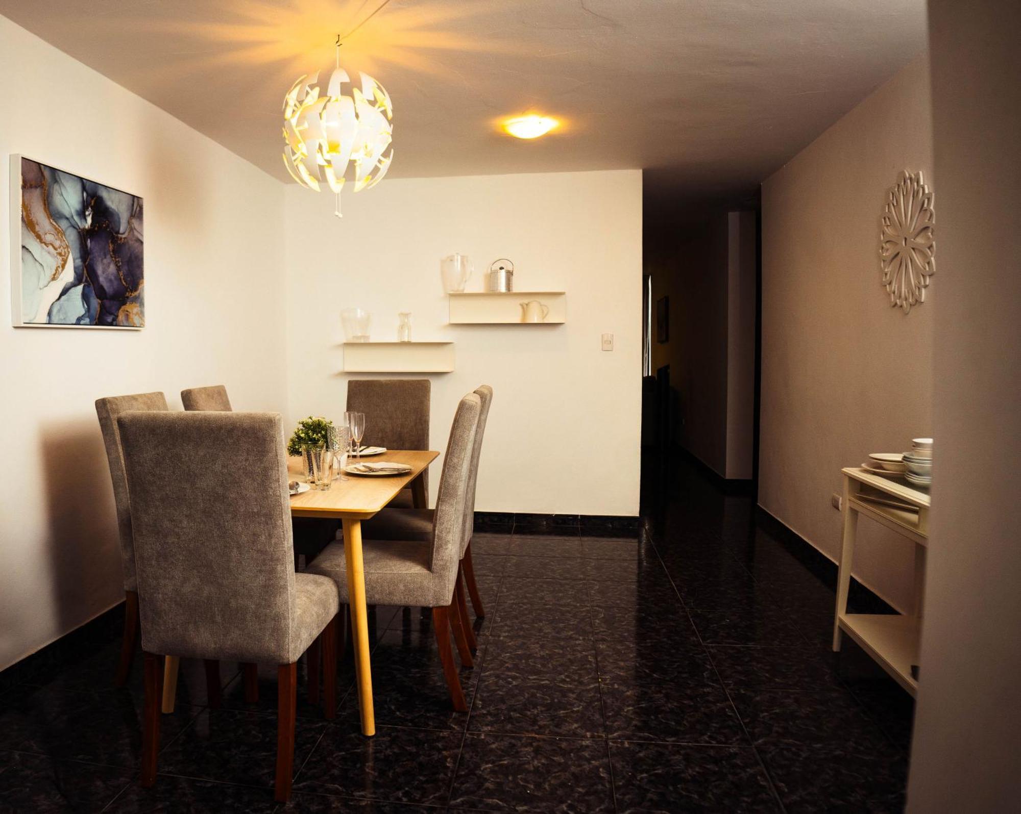 H1 & H2 - Breakfast & Service - Airport Close *