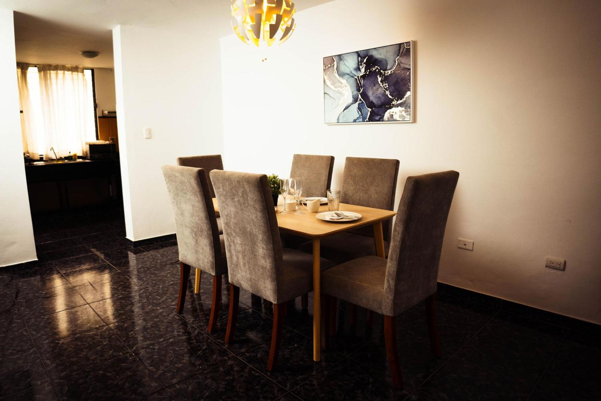 H1 & H2 - Breakfast & Service - Airport Close