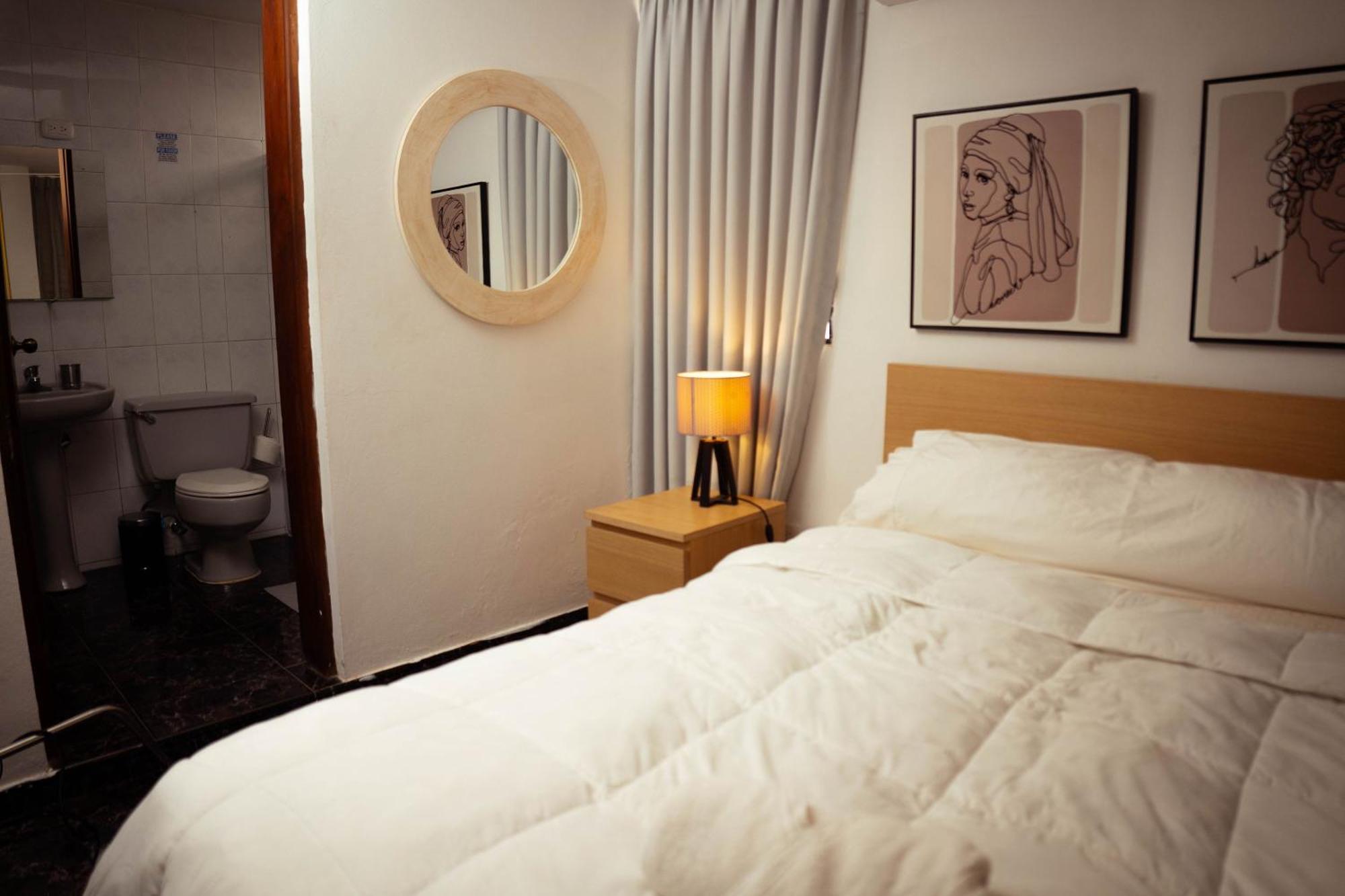 H1 & H2 - Breakfast & Service - Airport Close Apartment