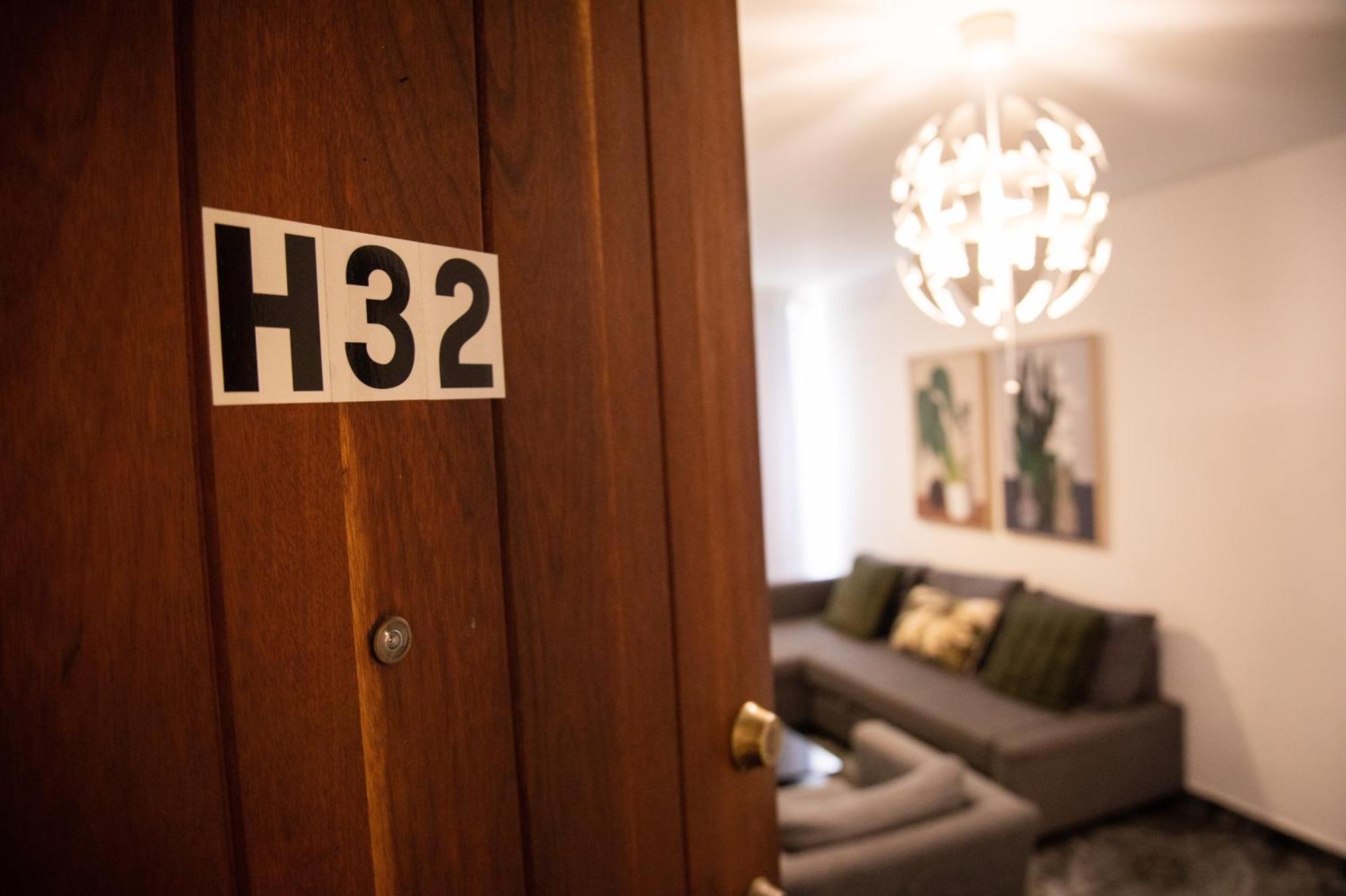 Apartment H1 & H2 - Breakfast & Service - Airport Close *