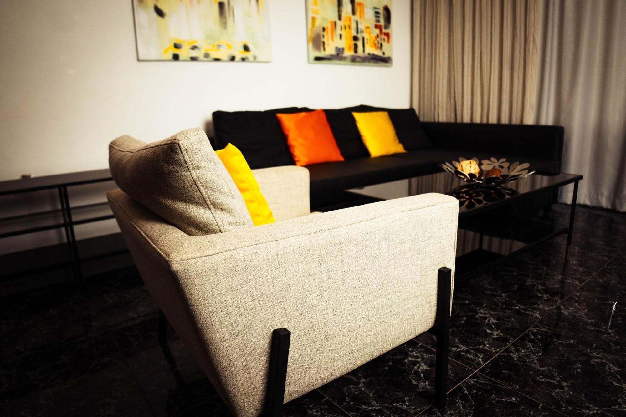 H1 & H2 - Breakfast & Service - Airport Close *