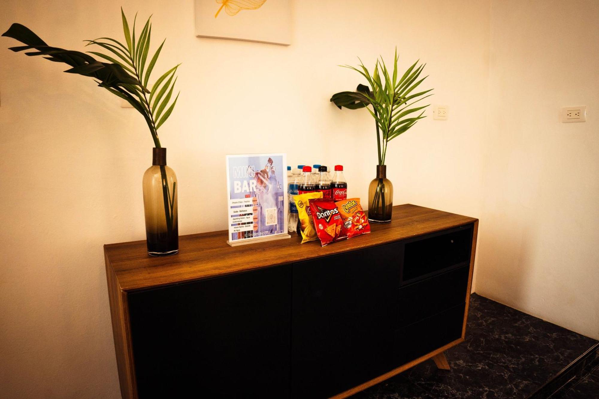 H1 & H2 - Breakfast & Service - Airport Close Apartment *