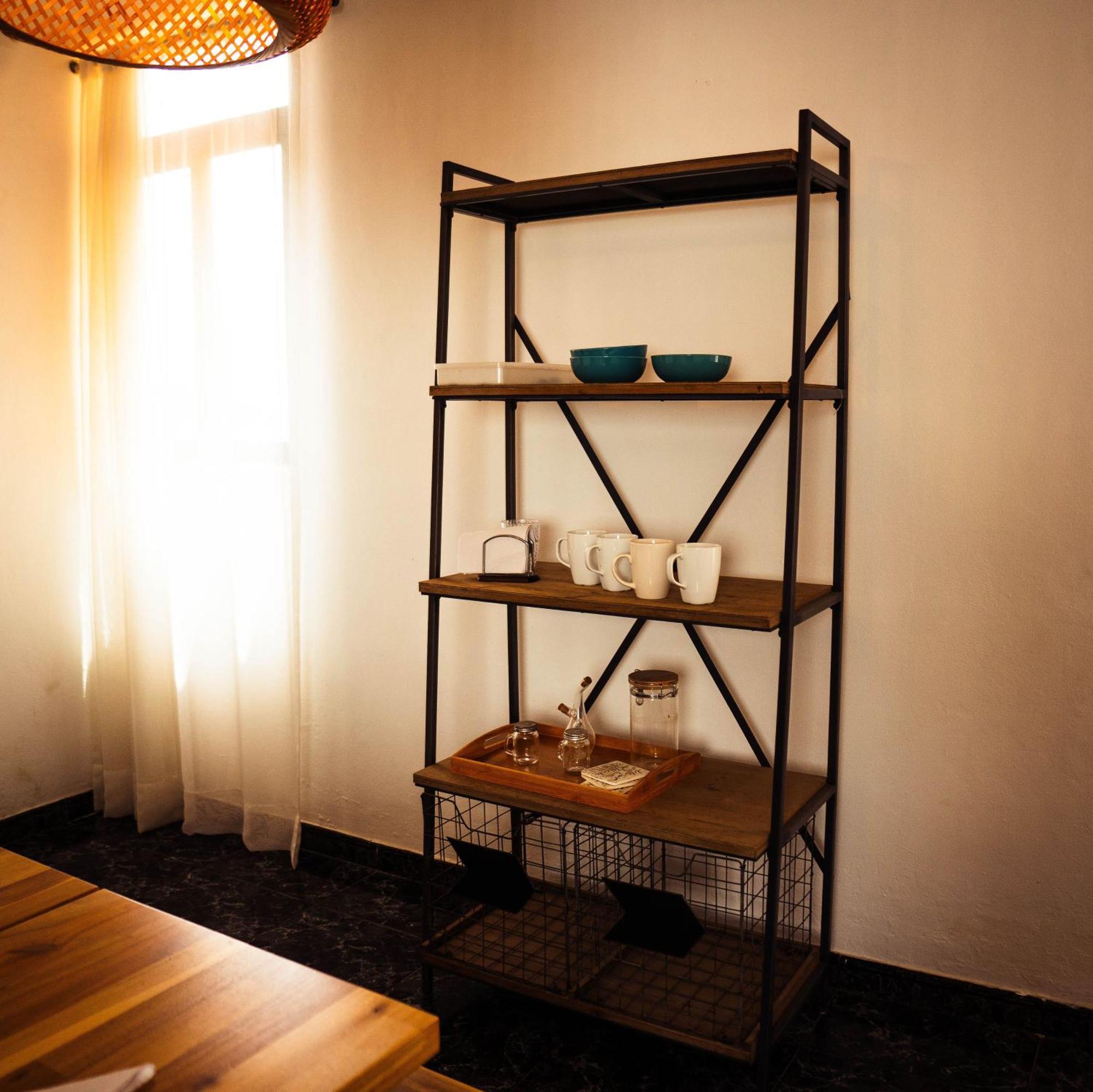 H1 & H2 - Breakfast & Service - Airport Close Apartment