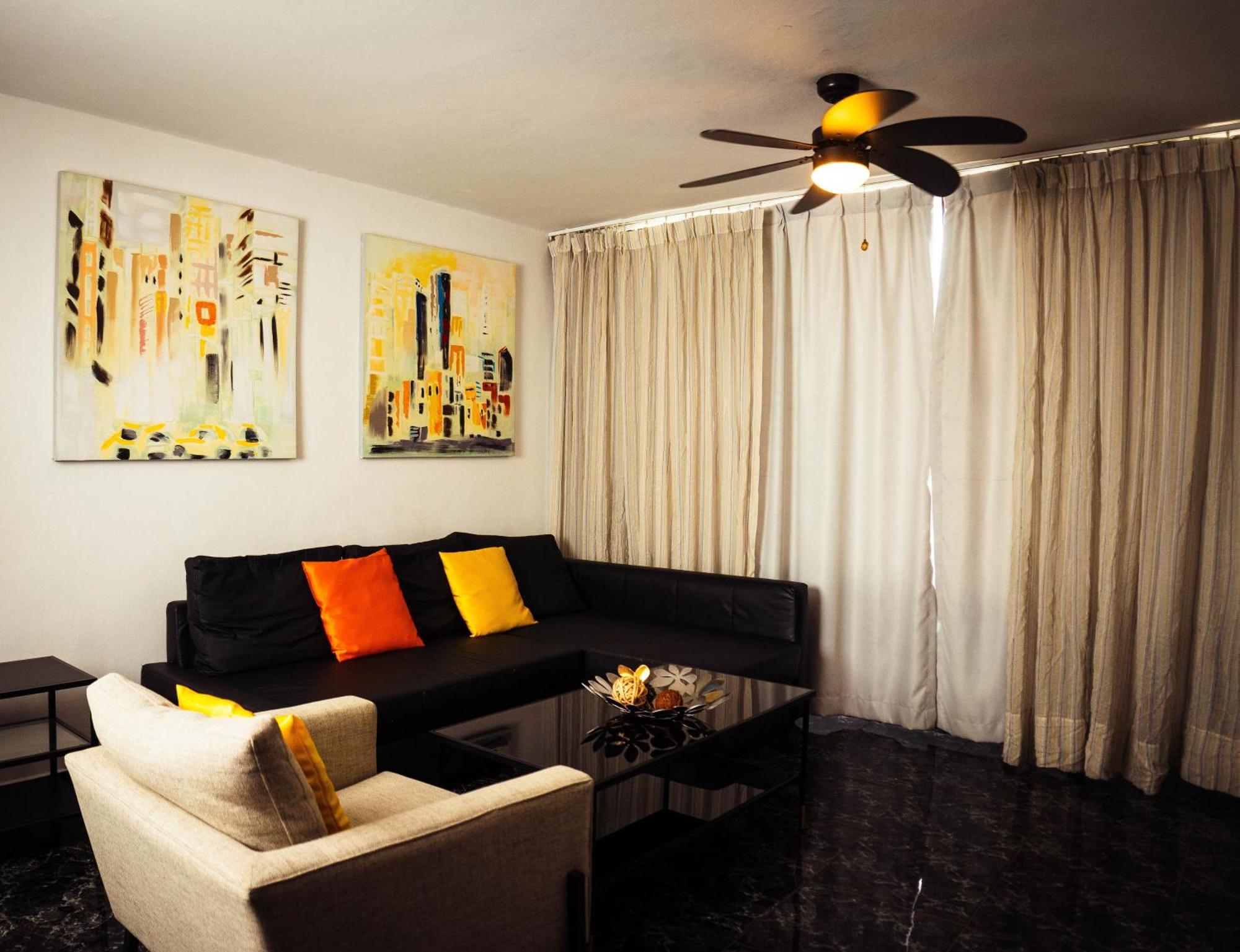 H1 & H2 - Breakfast & Service - Airport Close Apartment *