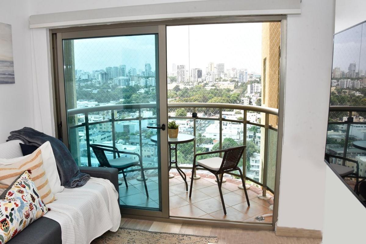 Spectacular Between The And The Sea Apartment *