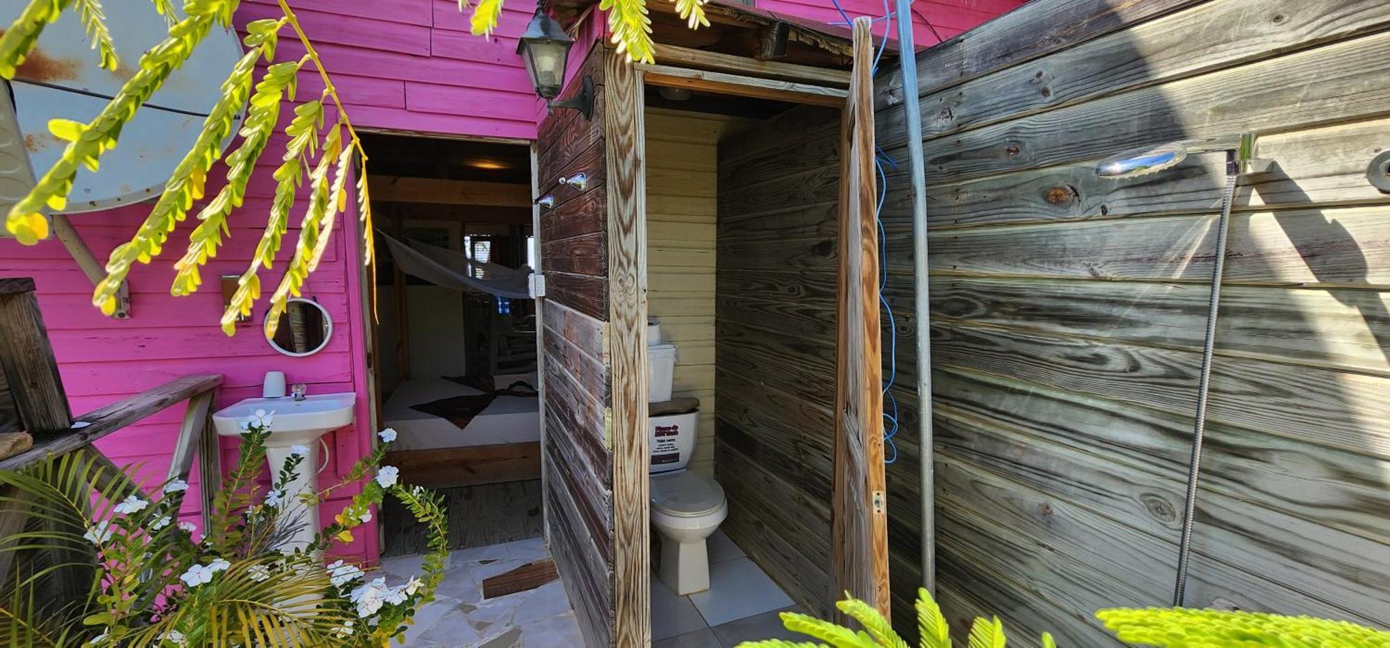 Tropic Lodge
