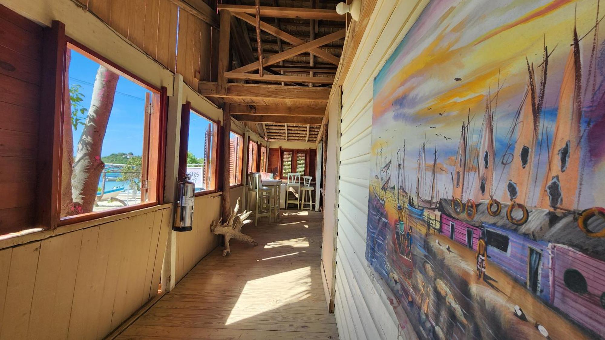 Tropic Lodge *
