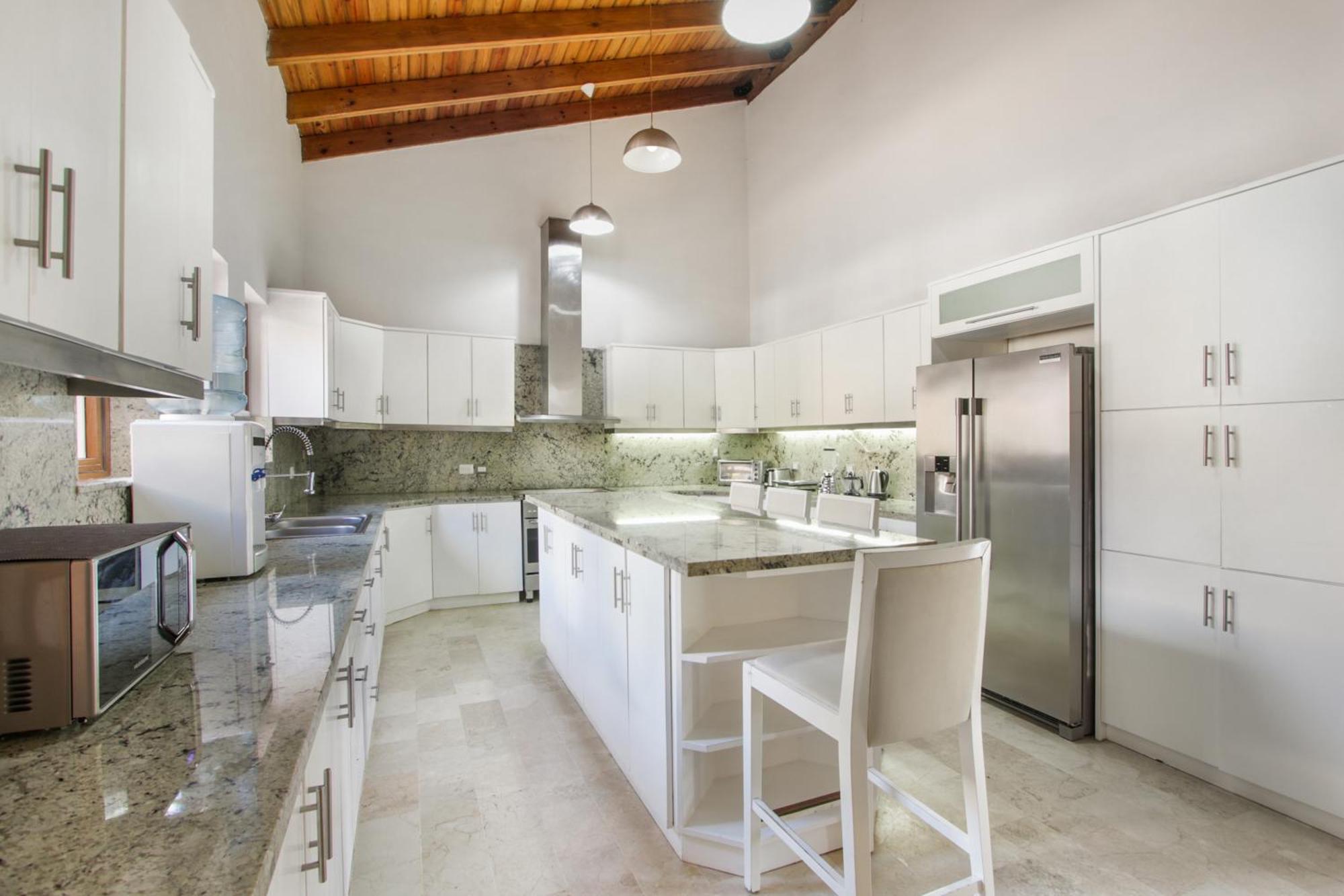 Stunning With Private Pool And Jacuzzi In Villa