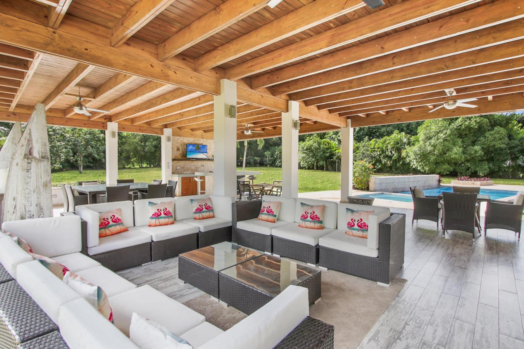 Stunning With Private Pool And Jacuzzi In *