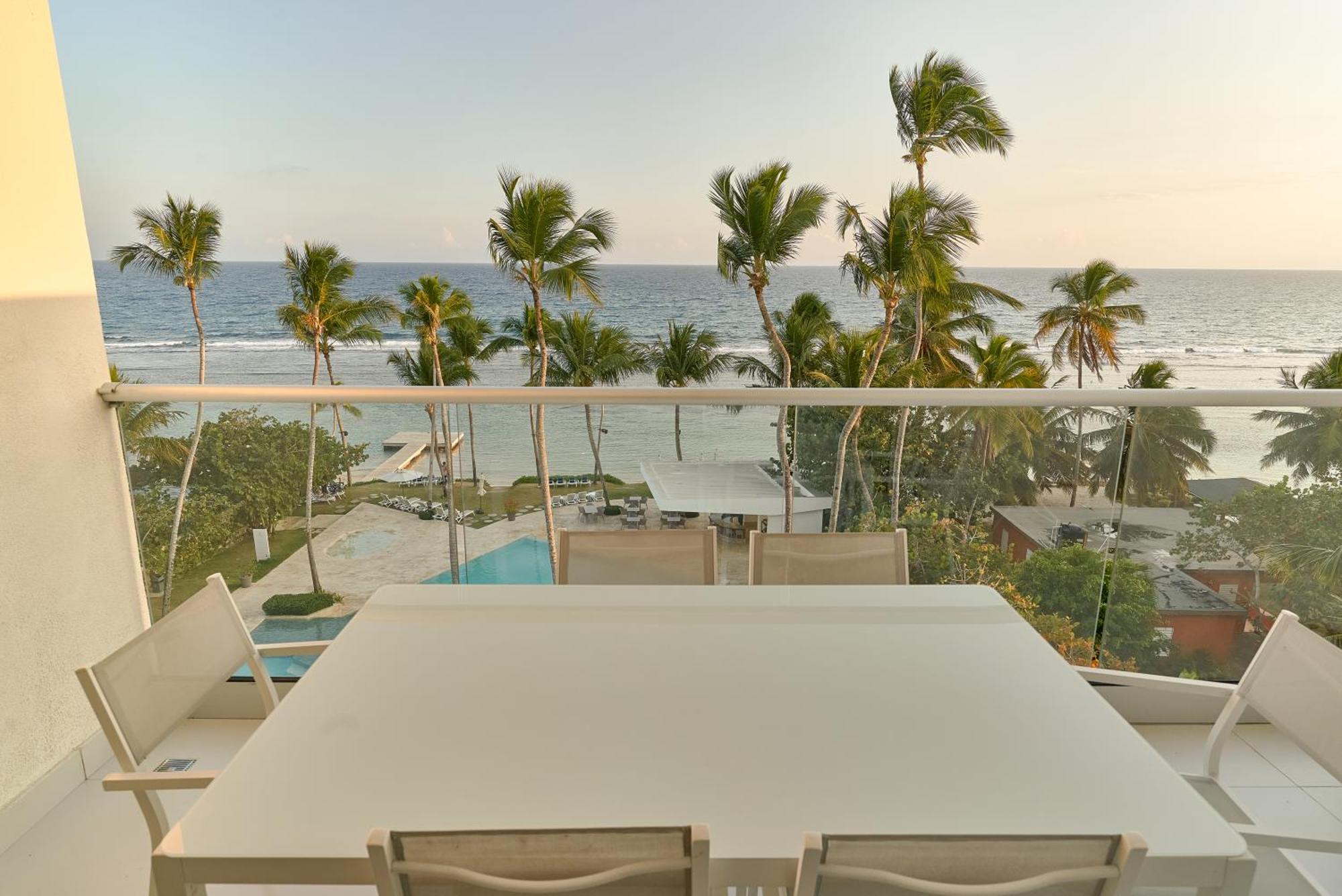 Aquarella Beachfront 2br Sunset