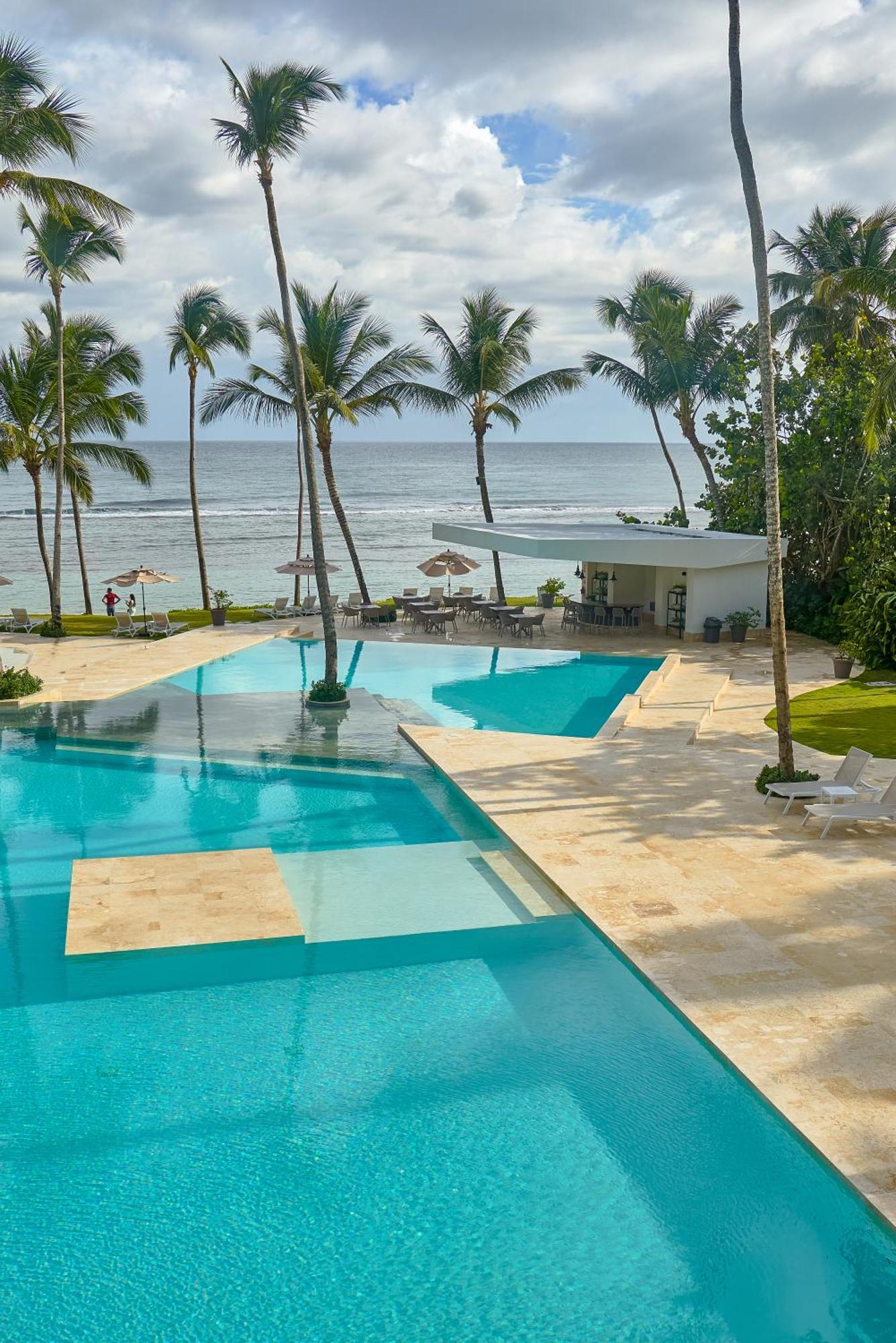 Aquarella Beachfront 2br Sunset *
