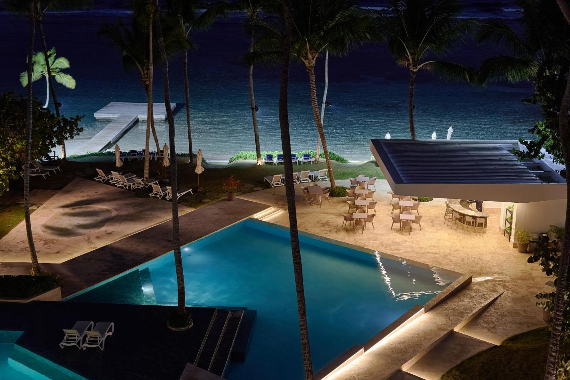 Aquarella Beachfront 2br Sunset *