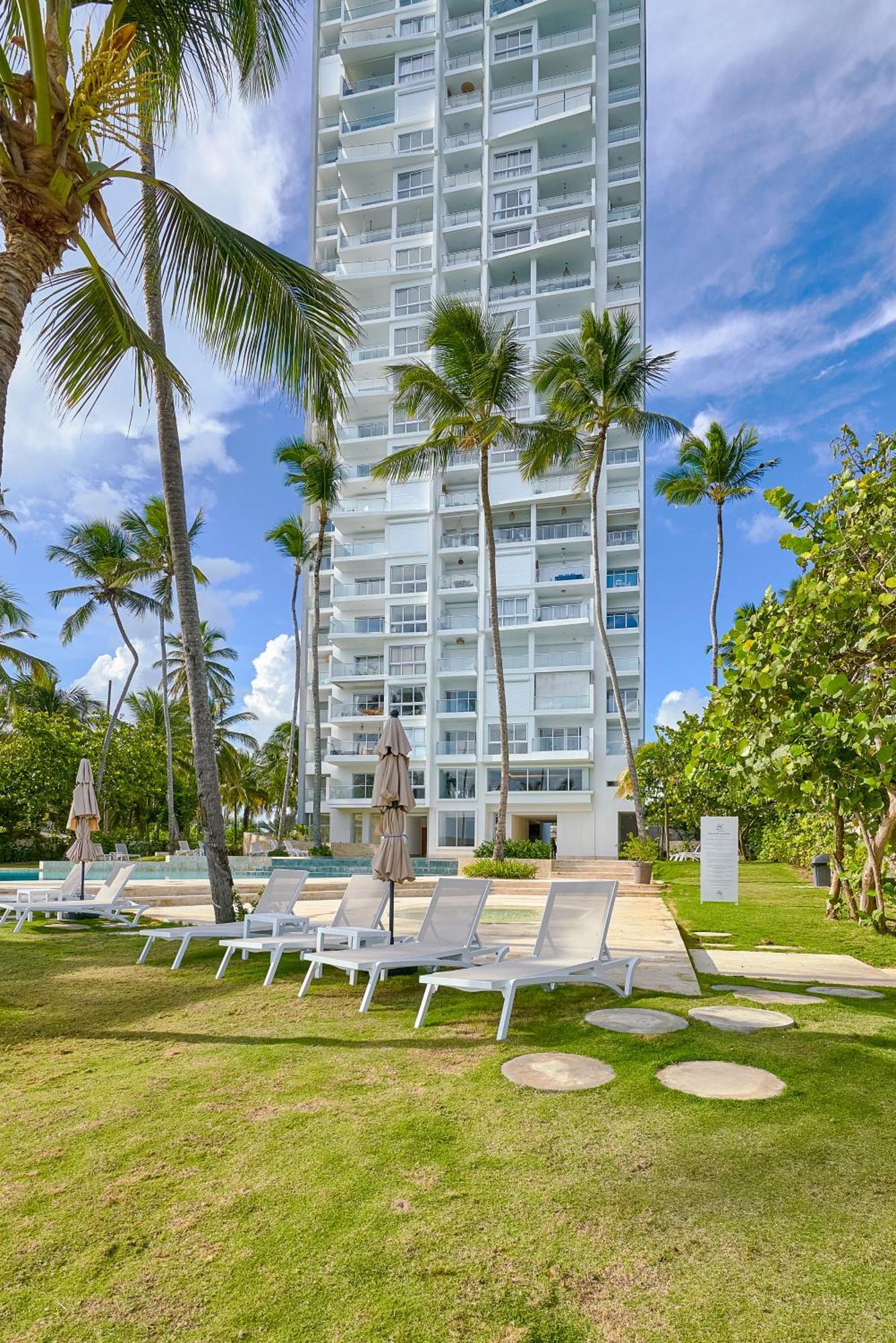 Aquarella Beachfront 2br Sunset *