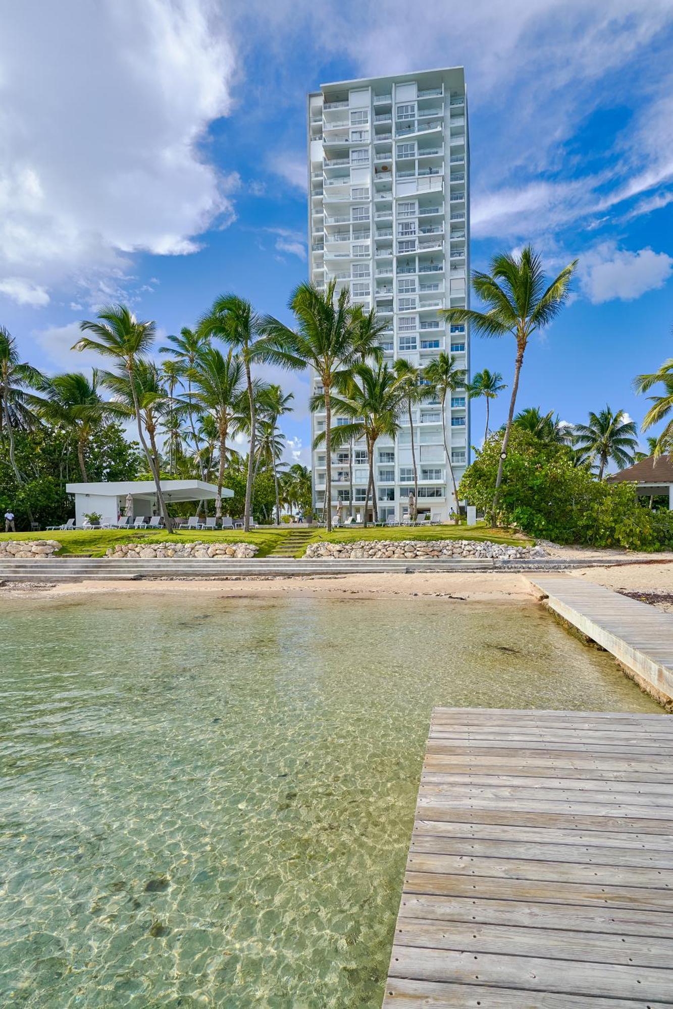 Apartment Aquarella Beachfront 2br Sunset