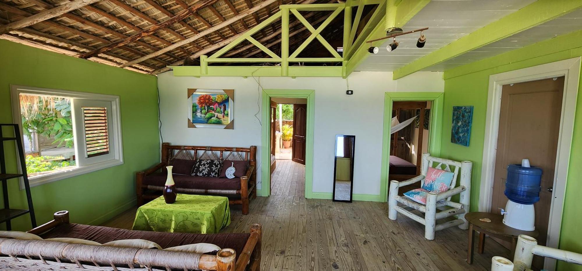Tropic Lodge *