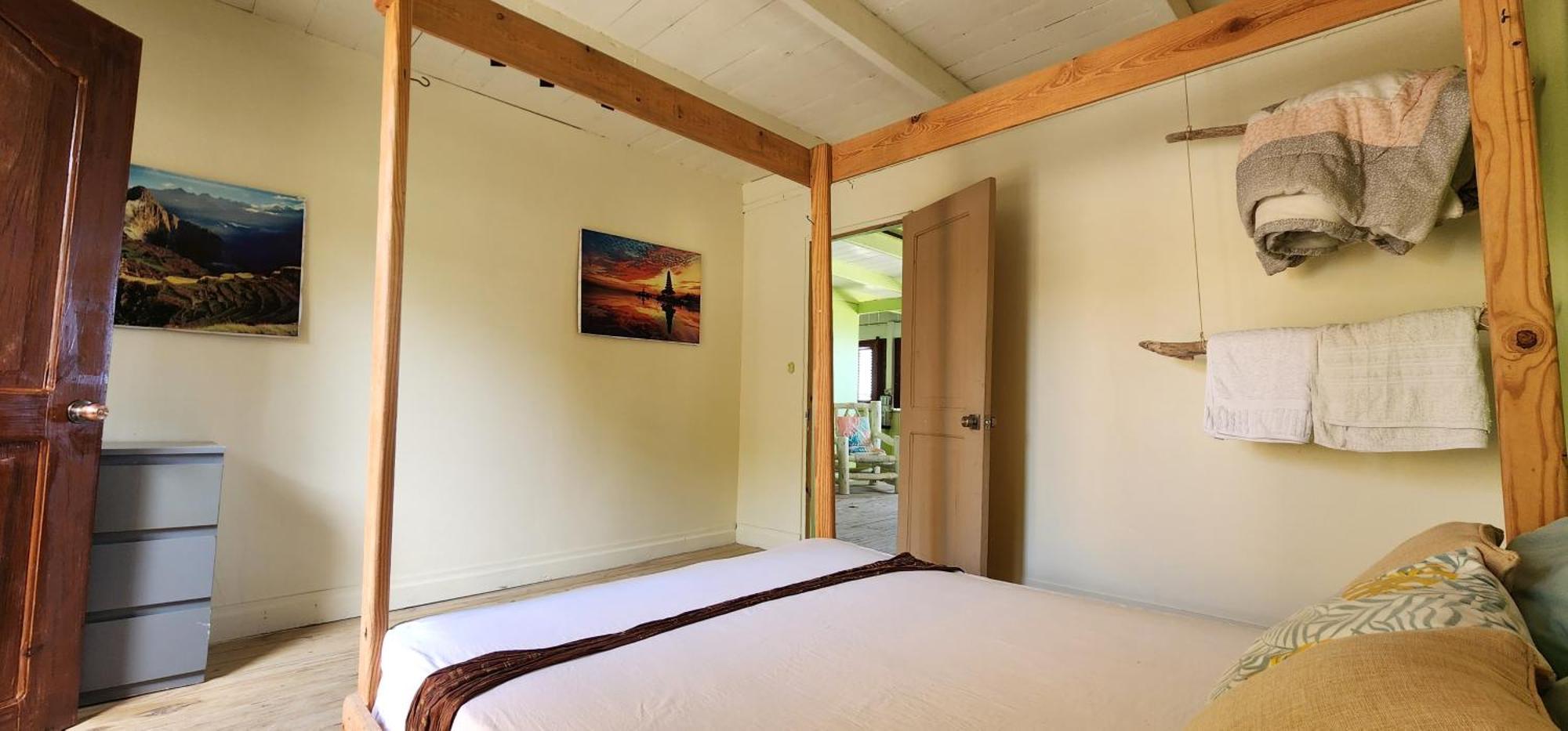 Tropic Lodge *
