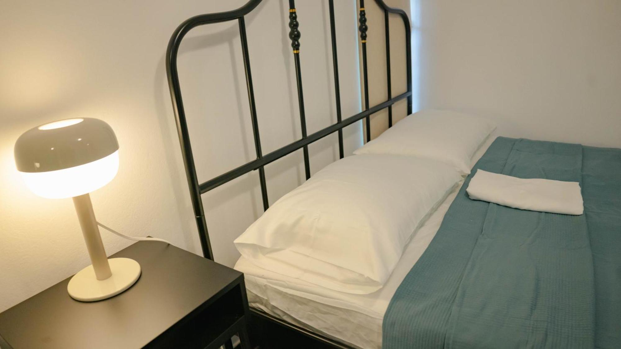 H1 & H2 - Breakfast & Service - Airport Close *