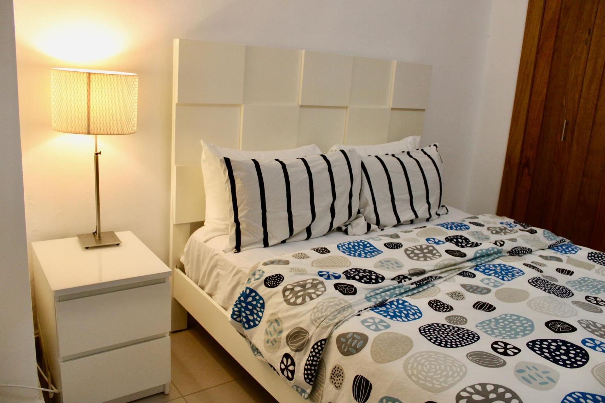 Apartment Lasolastower-juandolio-2br-3bds-7px-wifi-hugeterrace-seaview
