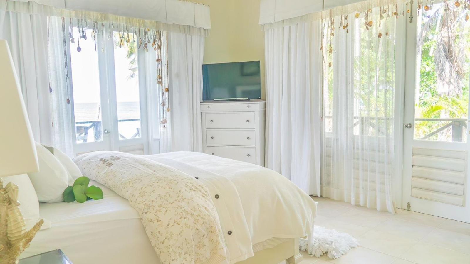 Maranata Complex 5 3brd Frontbeach Villa *