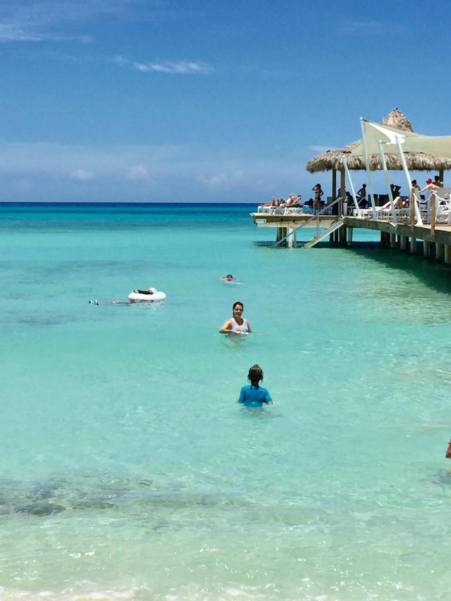 Ocean Front 3br At Cadaques Caribe *