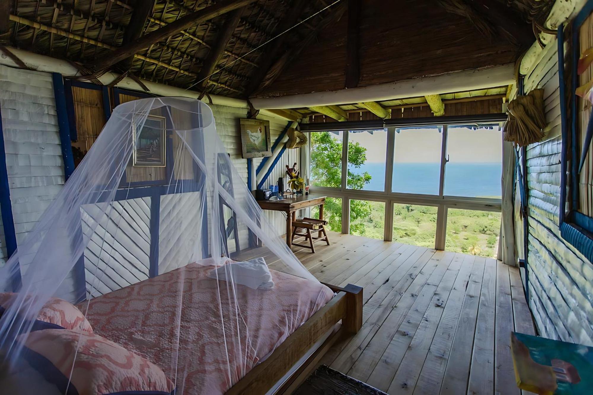 Casa El Paraiso, Eco *