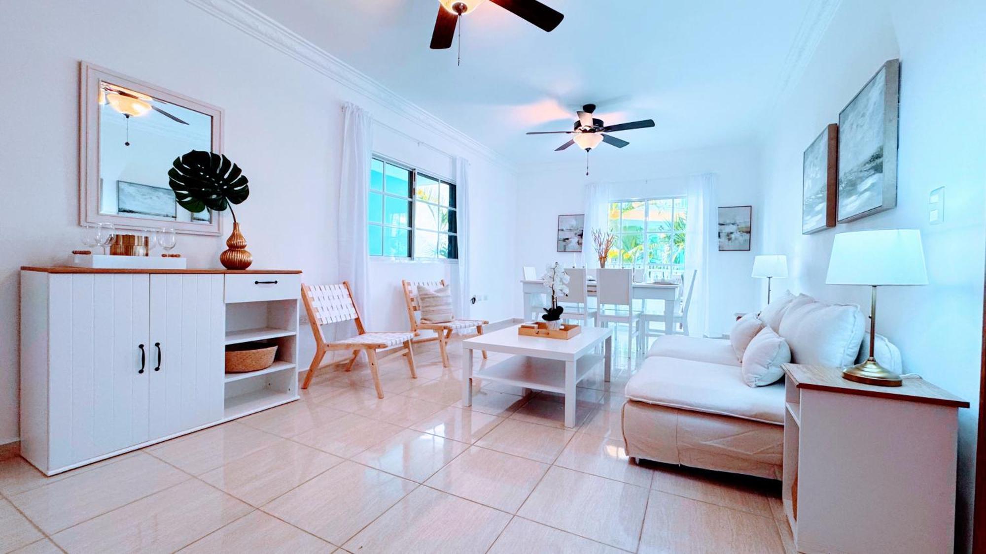 Walk To Beach, Shops, Dining, Pool View, Fast Wifi * Punta Cana