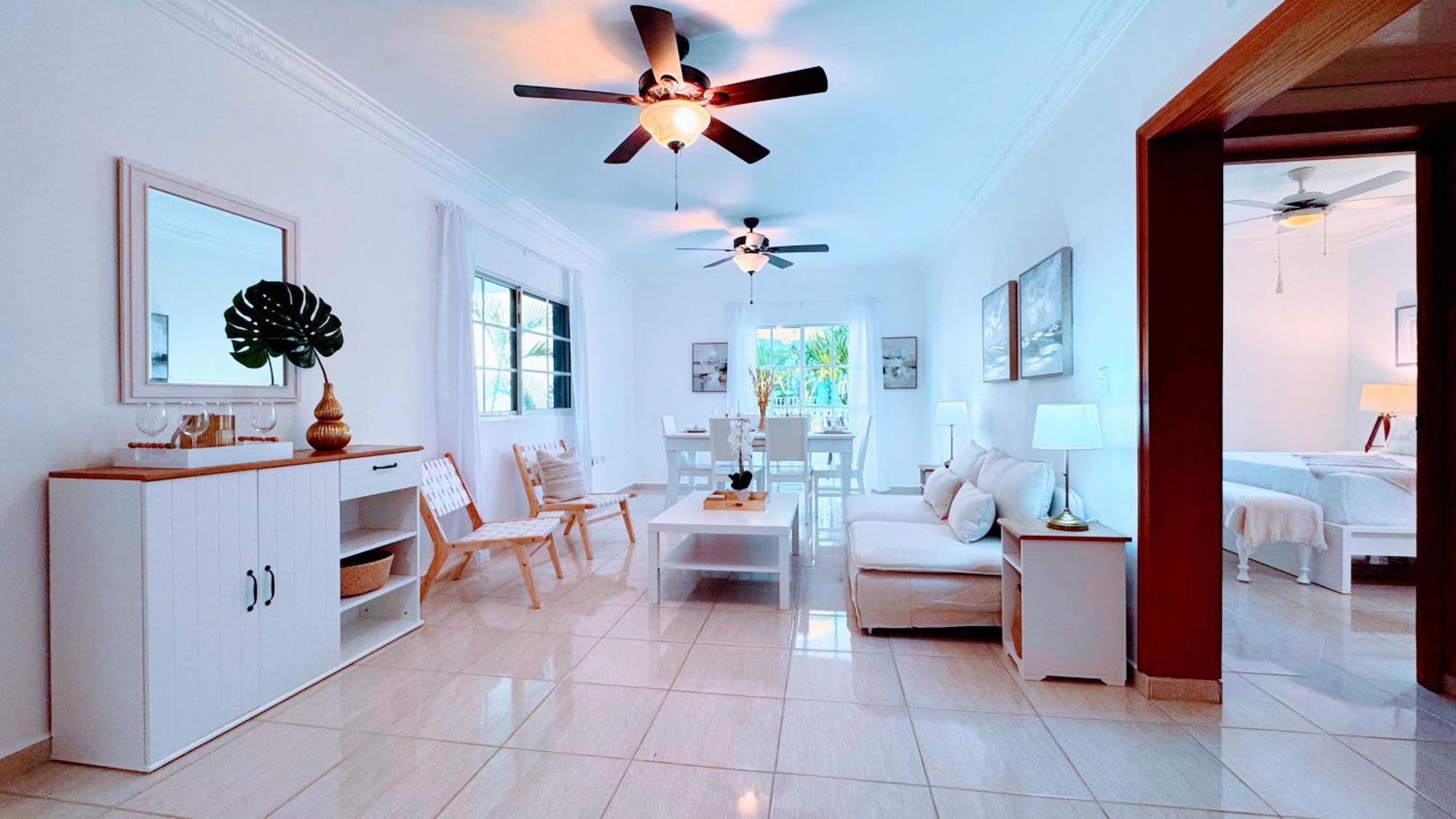 Apartment Walk To Beach, Shops, Dining, Pool View, Fast Wifi Punta Cana