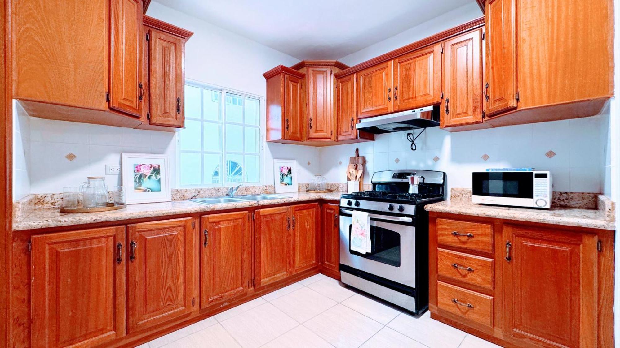 Apartment Walk To Beach, Shops, Dining, Pool View, Fast Wifi Punta Cana