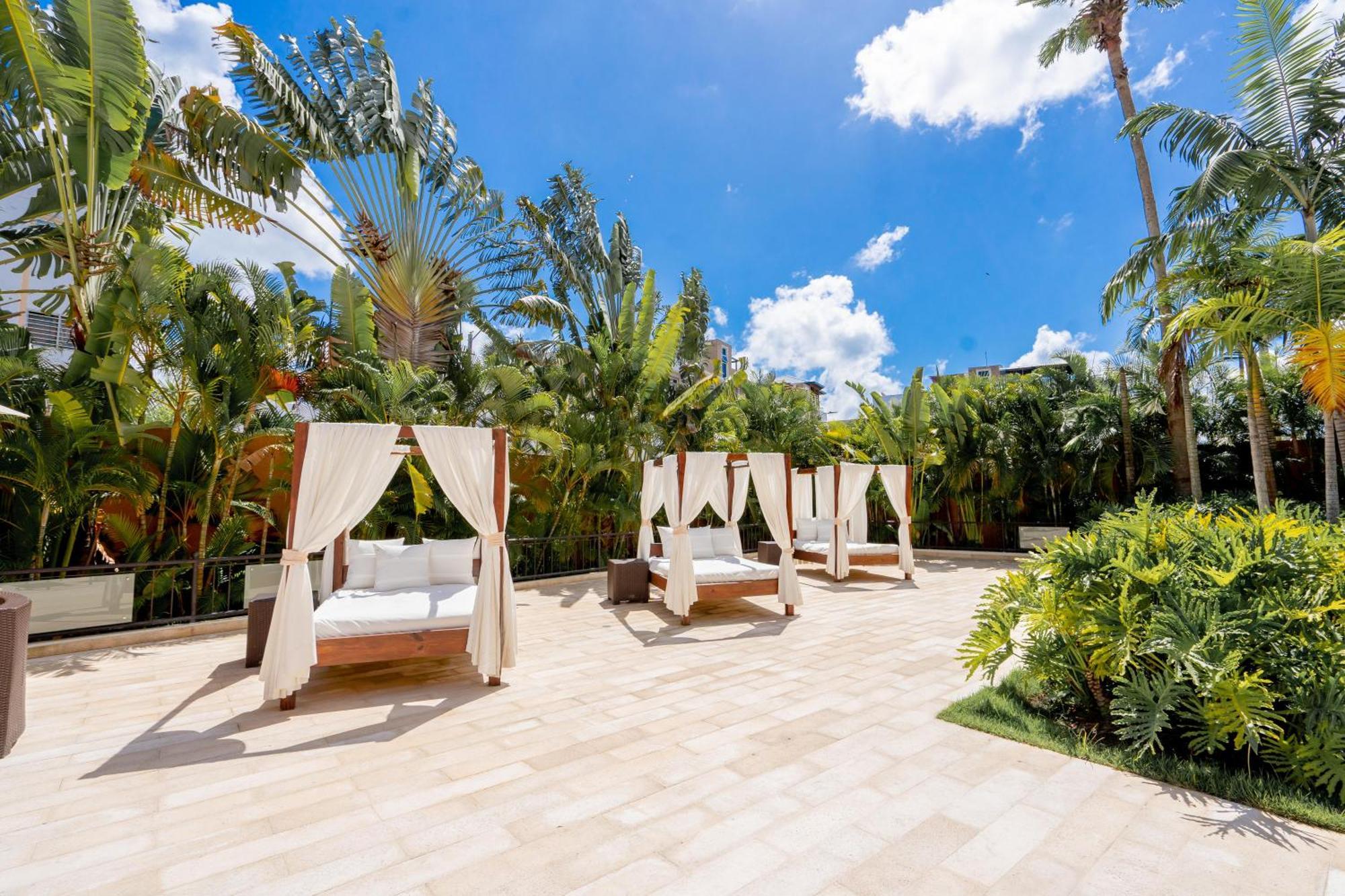 Hodelpa Garden Court Hotel