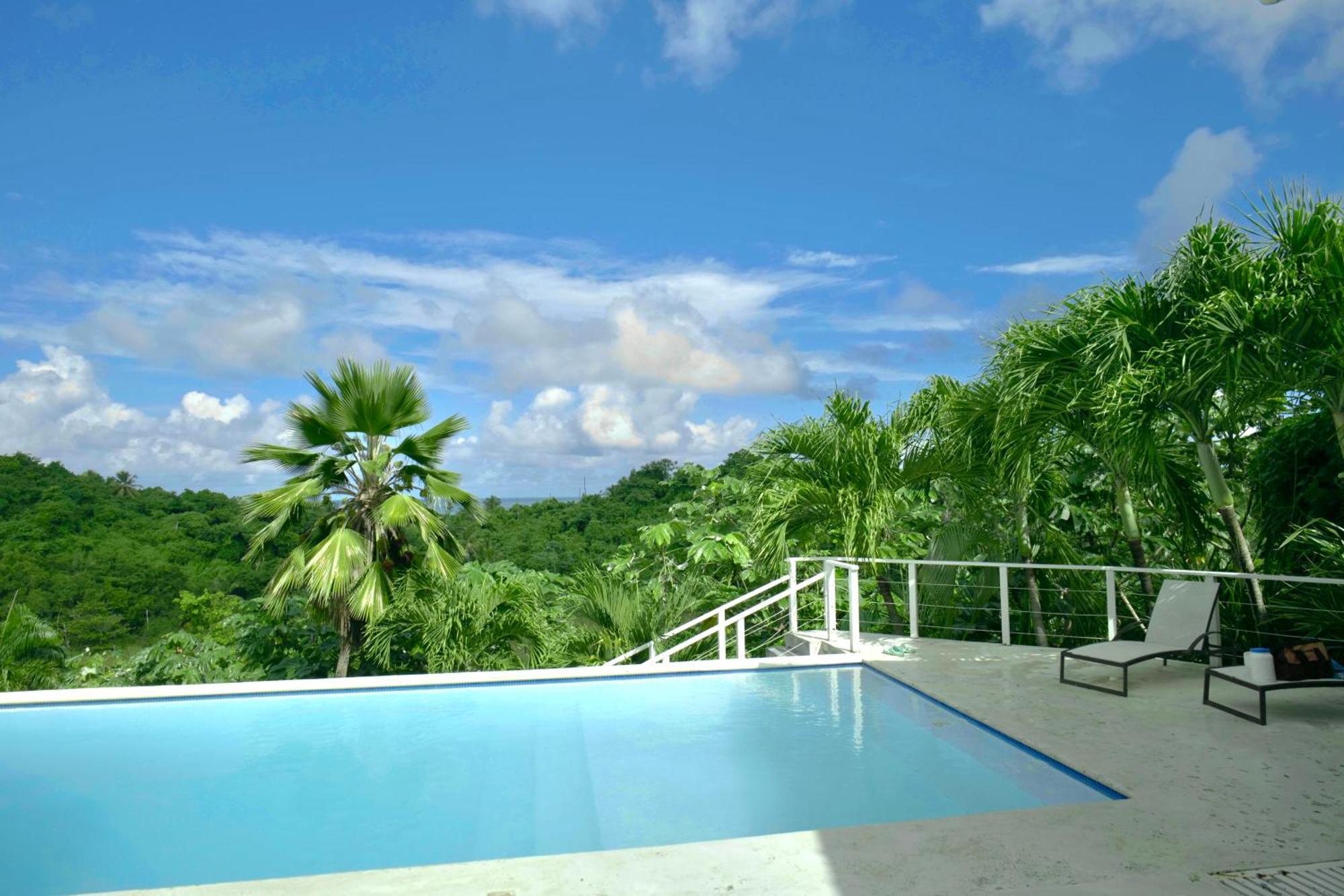 Valentine Lomabonitalasterrenas Villa *