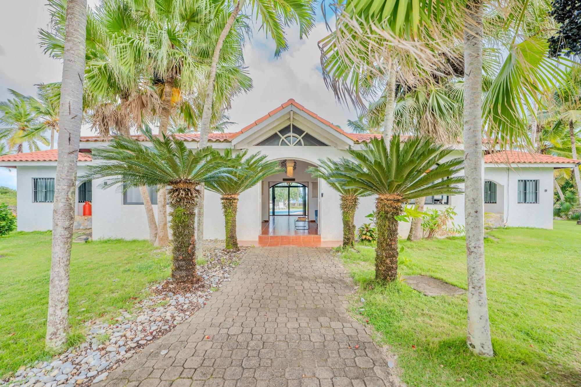 Palm House - Luxury - Samana - Ocean Front Sanchez