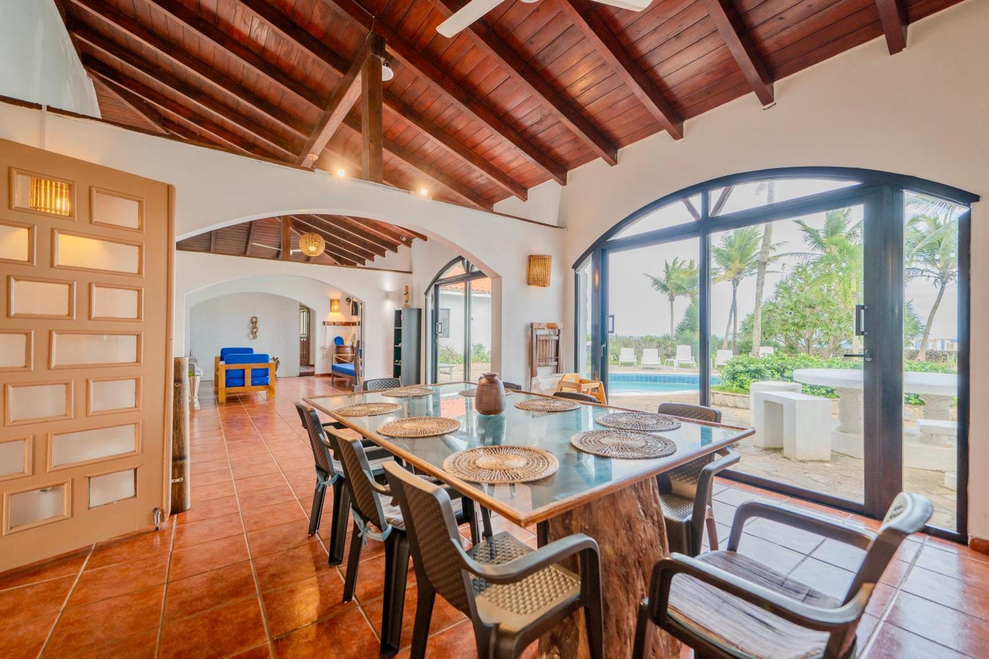 Palm House - Luxury - Samana - Ocean Front Villa Sanchez