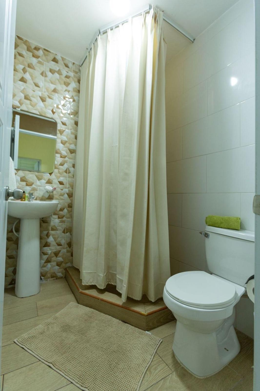 Air-conditioning , Bbq, Downtown City, Just 3 Minutes From The Cable Car And The Apartment *