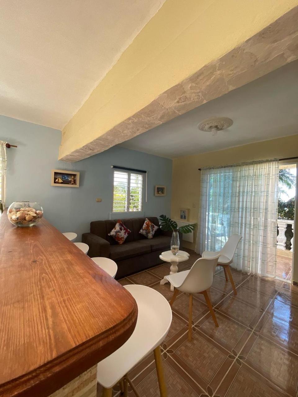 Homestay El Castillo Tropical Cabrera