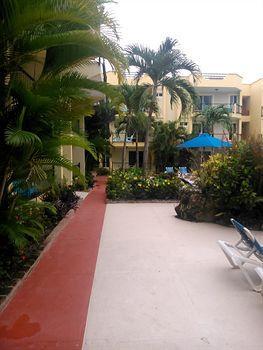 Garden Condos El Batey