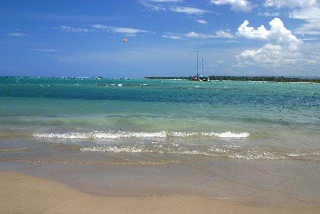 Vh - Victoria & Beach 2*