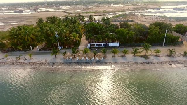Hotel El Cayito Beach Resort Montecristi 4*