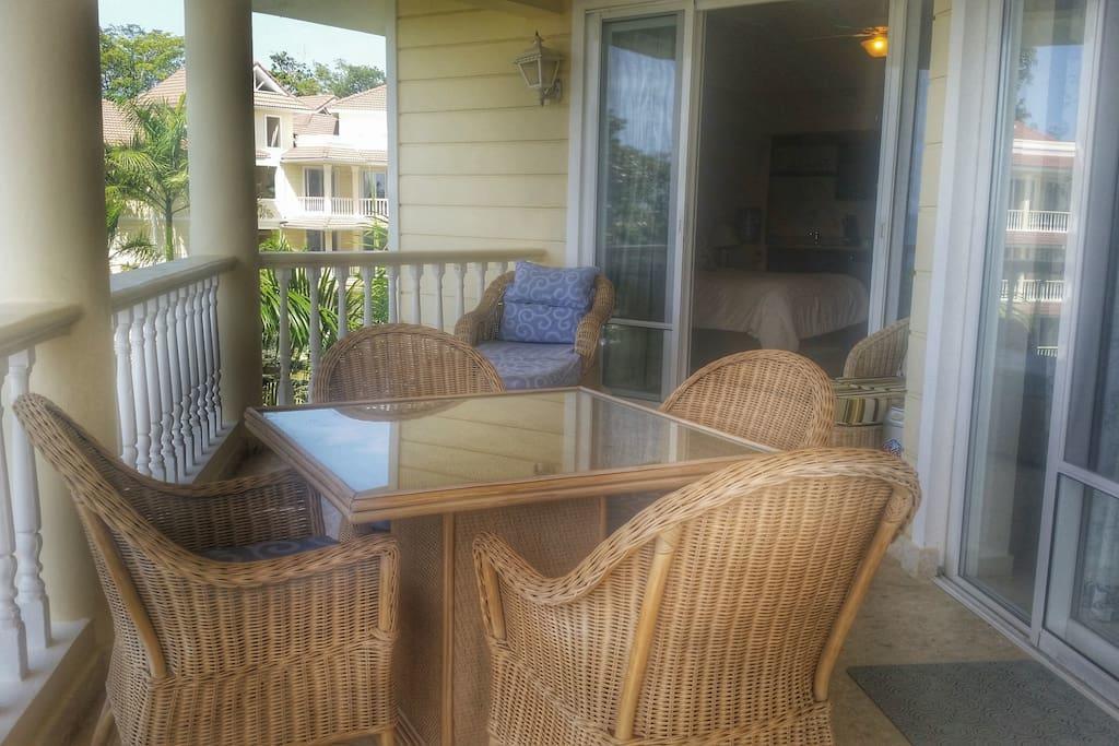 Ocean Front Two Bedroom Penthouse Apartment *