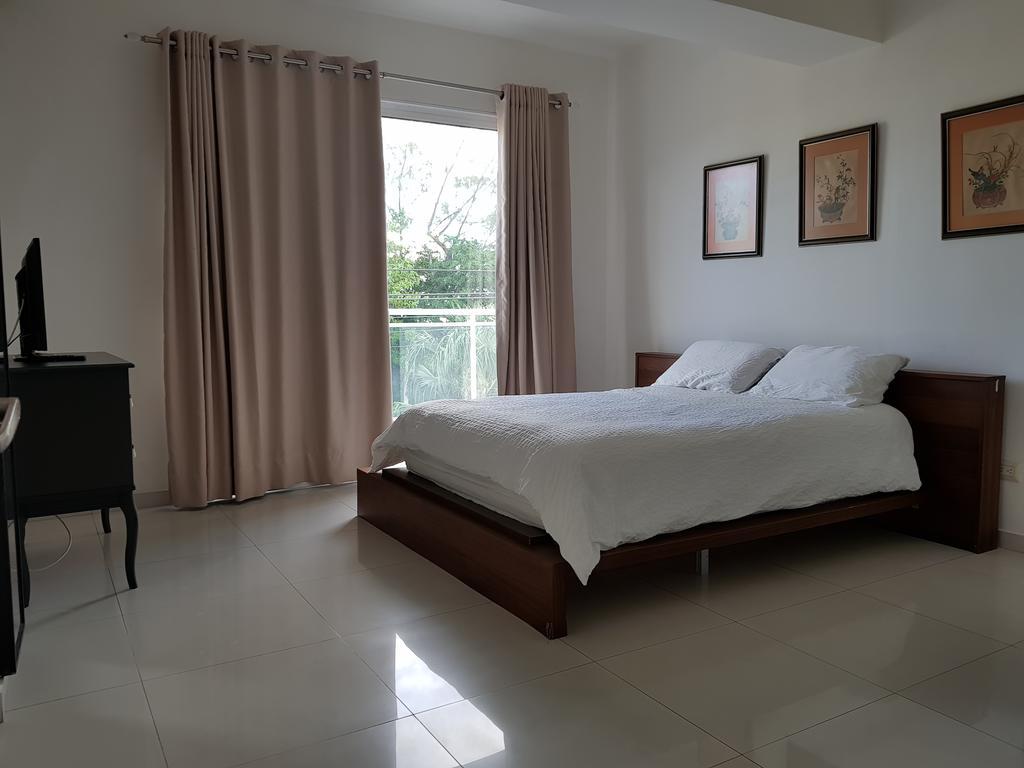 Lincoln Apartment *