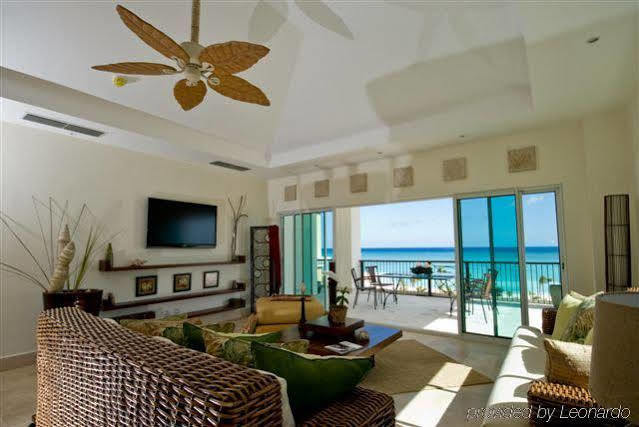 Aquamarina Luxury Residences Hotel