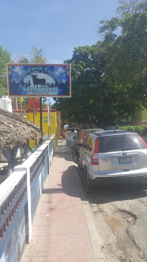 & Restaurante Espanol Luz De Luna Boca Chica