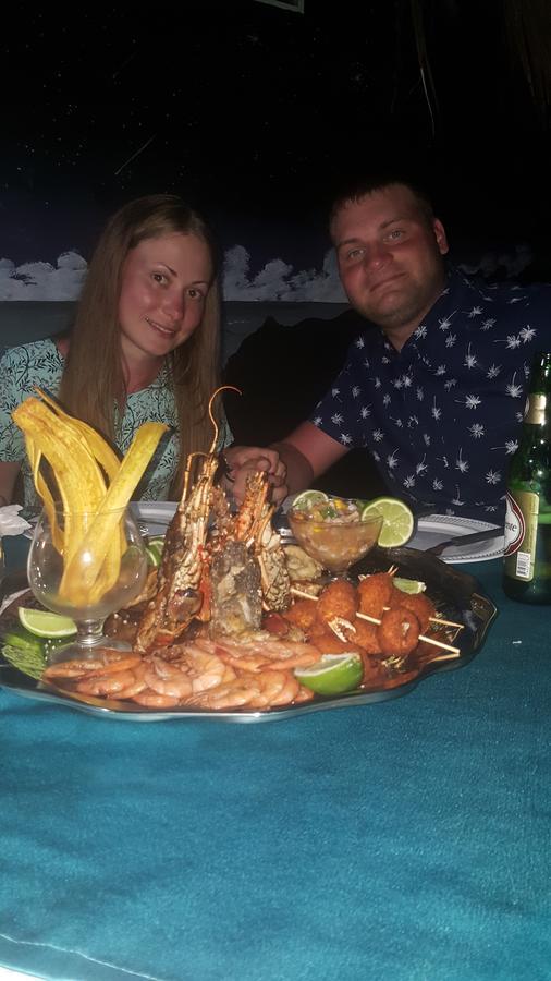 & Restaurante Espanol Luz De Luna Bed & Breakfast Boca Chica