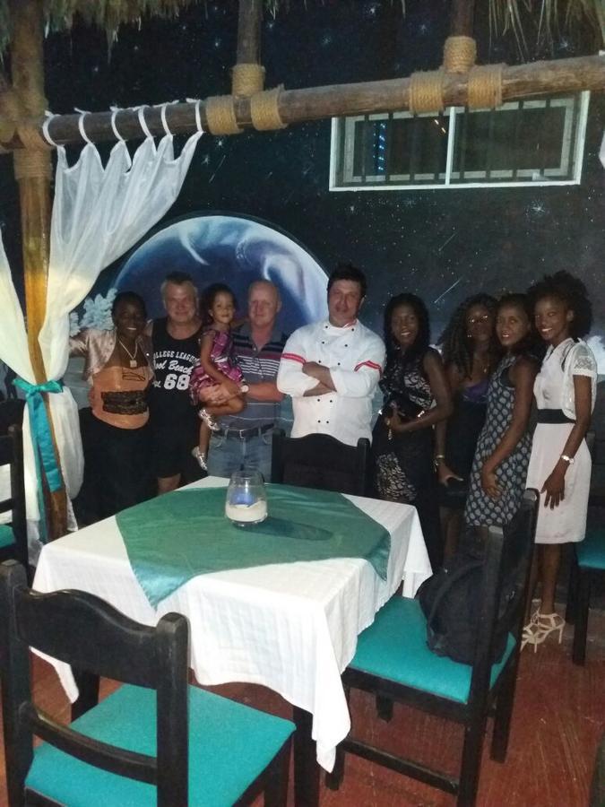 & Restaurante Espanol Luz De Luna Bed & Breakfast Boca Chica