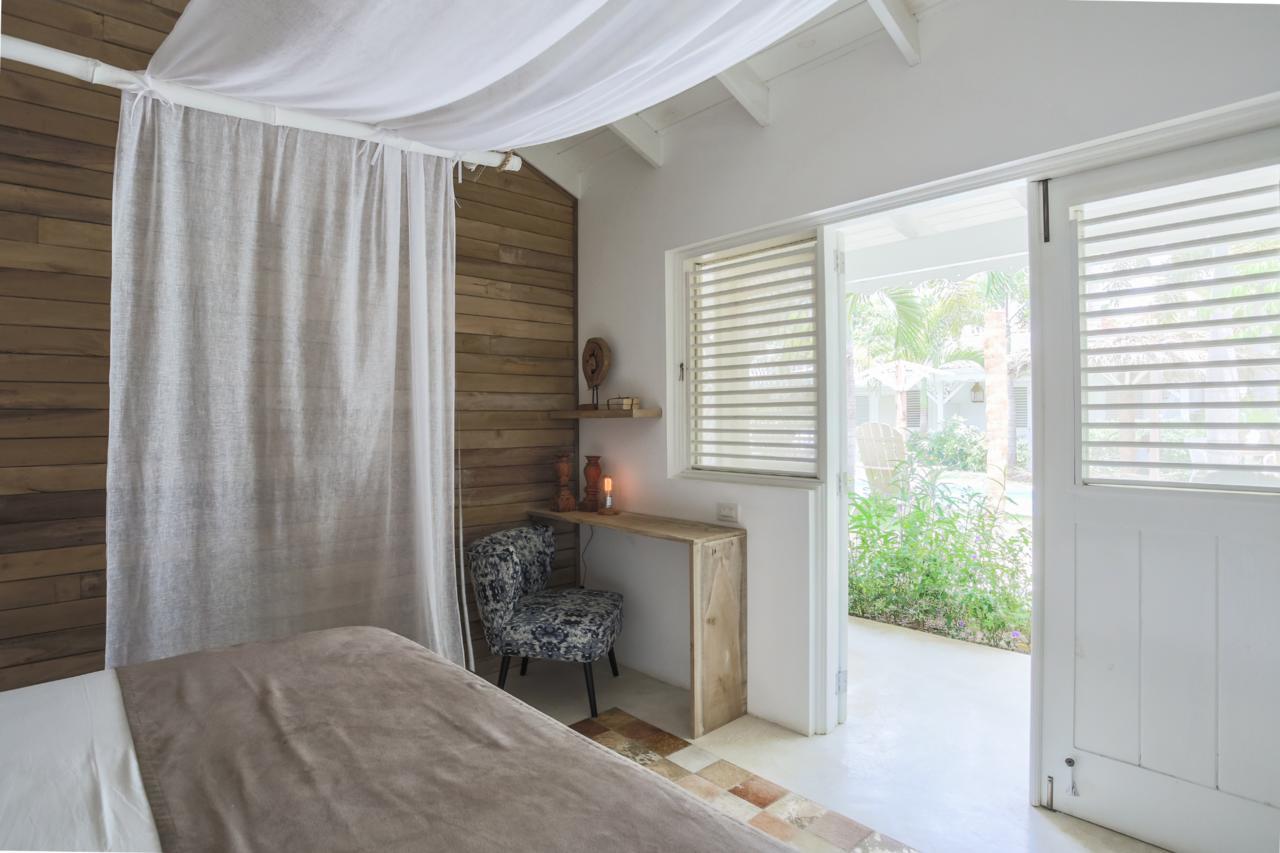 Mahona Boutique 2*