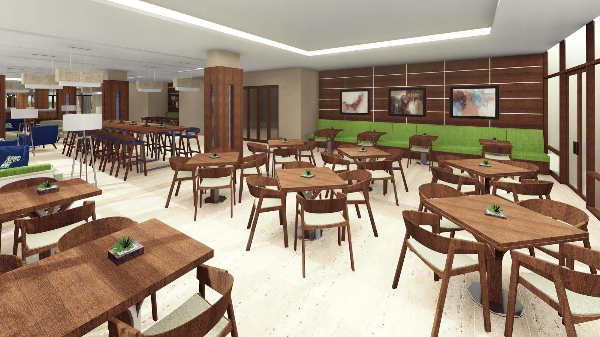 Hotel Hampton By Hilton Santo Domingo Airport 3*