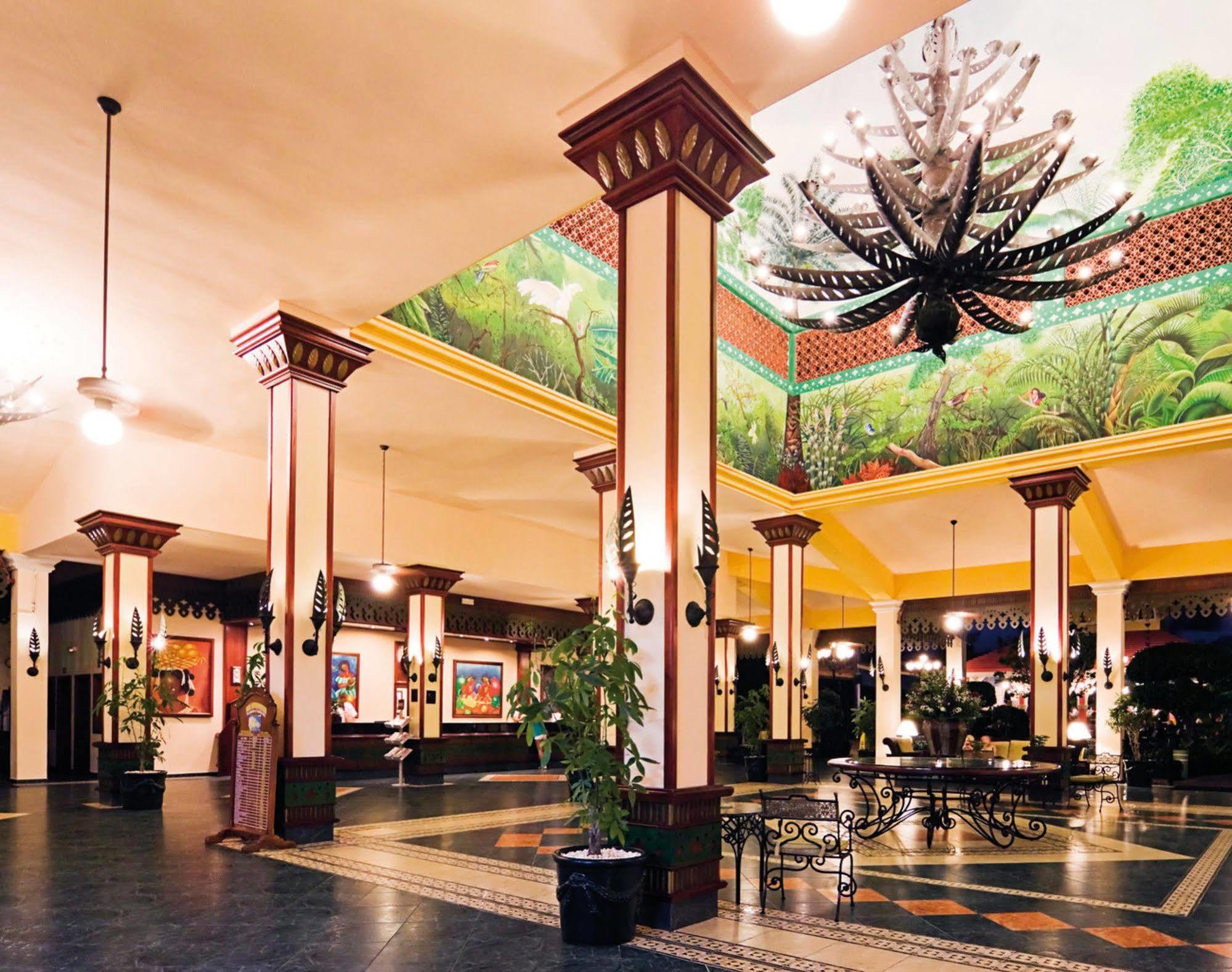 Senator Vip Hotel 5*