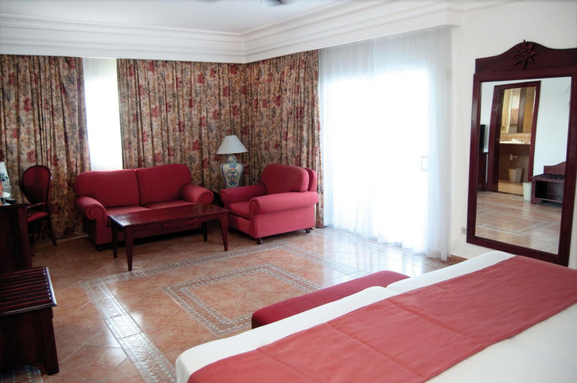 Senator Vip Hotel